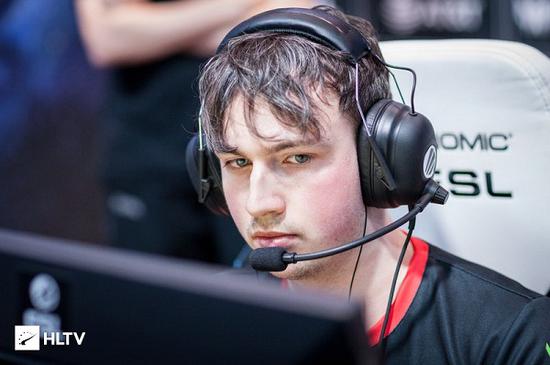 成都老年电竞队带来养老新方式